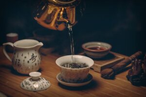 Lire la suite à propos de l’article Infusion au Citron et au Miel : Une Boisson Réconfortante